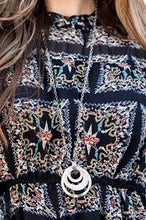 Load image into Gallery viewer, Paparazzi Accessories Coast Coasting White