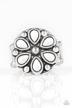 Load image into Gallery viewer, Paparazzi Accessories Color Me Calla Lily - White