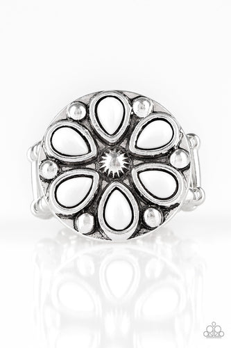 Paparazzi Accessories Color Me Calla Lily - White