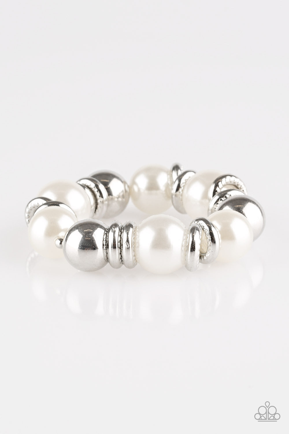 Paparazzi Accessories Rockin Rockefeller - White