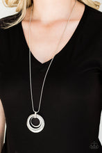 Load image into Gallery viewer, Paparazzi Accessories Gather Around Gorgeous - White